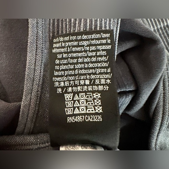 Victoria’s Secret PINK Seamless Ribbed Racerback Crop Tank Gray Size Medium - Picture 5 of 5